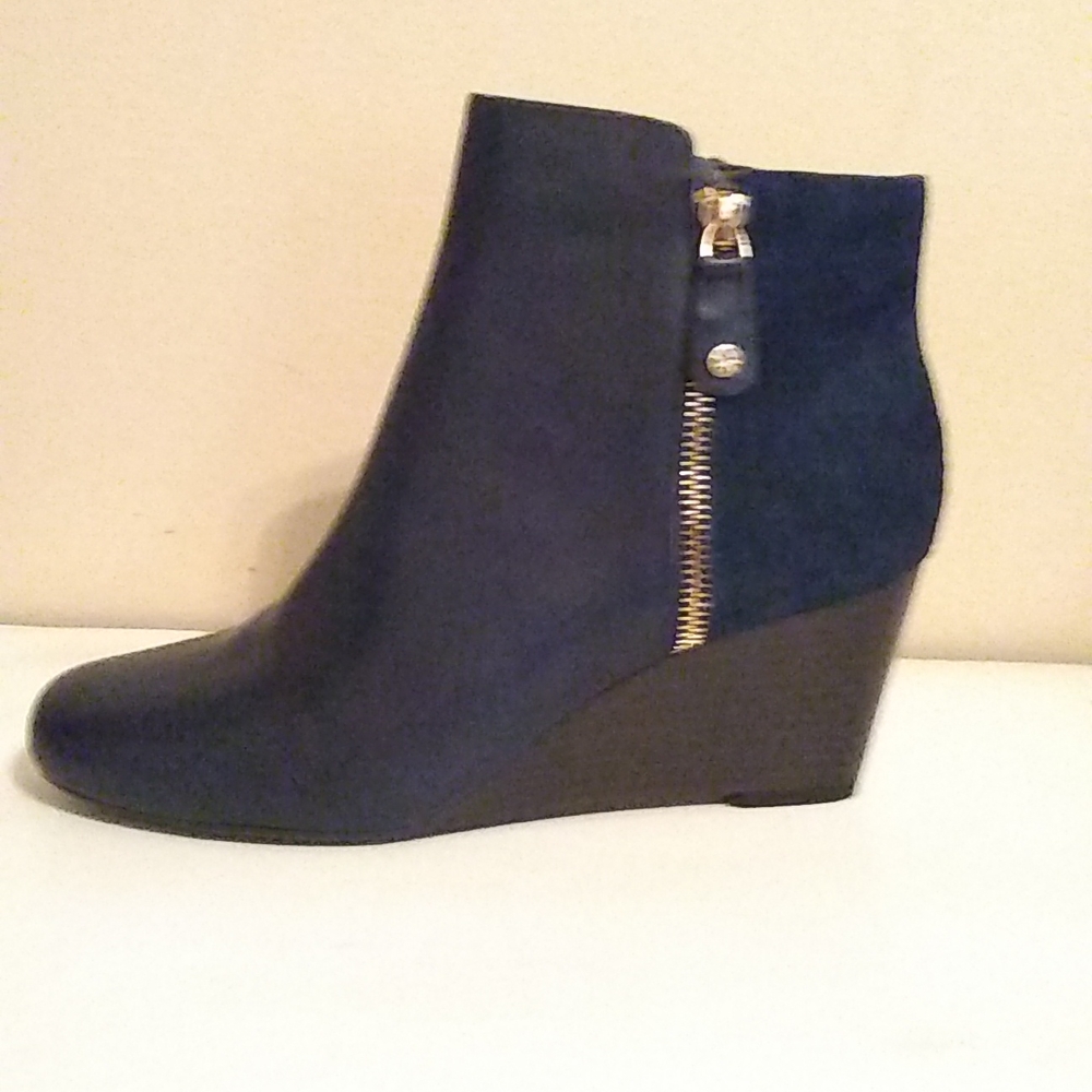 ISAAC MIZRAHI, KIERRA, BLUE, LEATHER & SUEDE ANKLE BOOTS, 9W, $129, BRAND NEW!